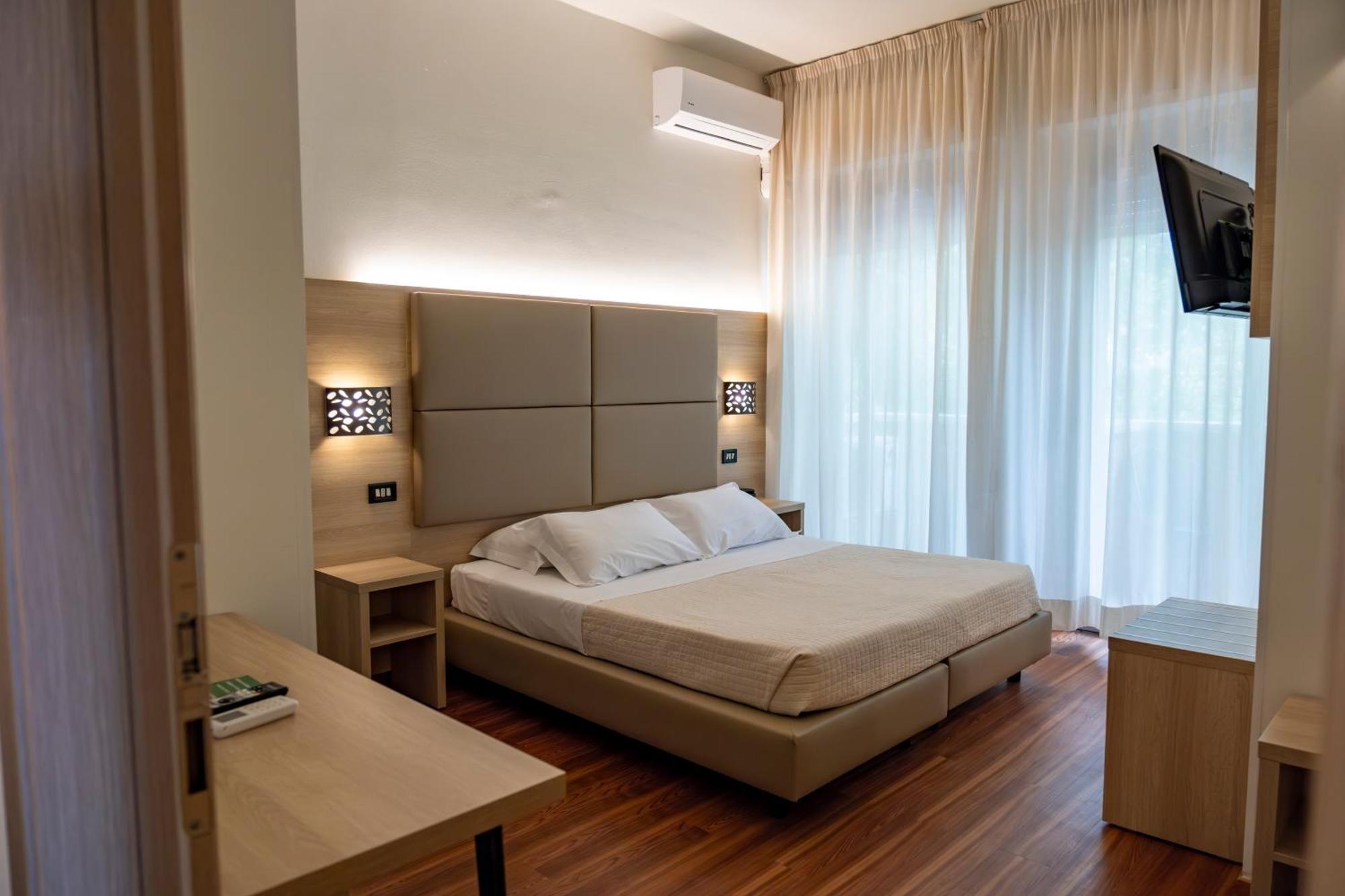 Hotel St Gregory Park Rimini Exterior foto